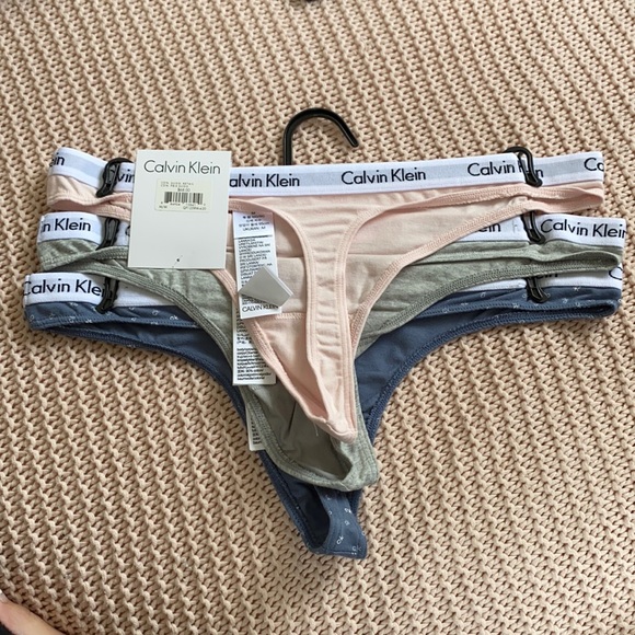 Calvin Klein 3pc Bikini Thongs - BNWT - Picture 2 of 3